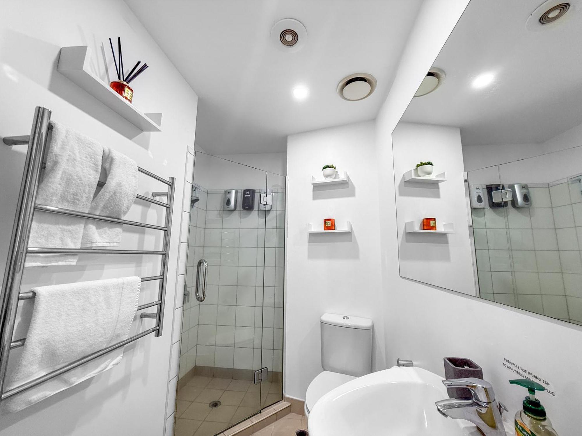 Le Mirage- Stylish, Central Apartment With Pools, Sauna, More Auckland Buitenkant foto